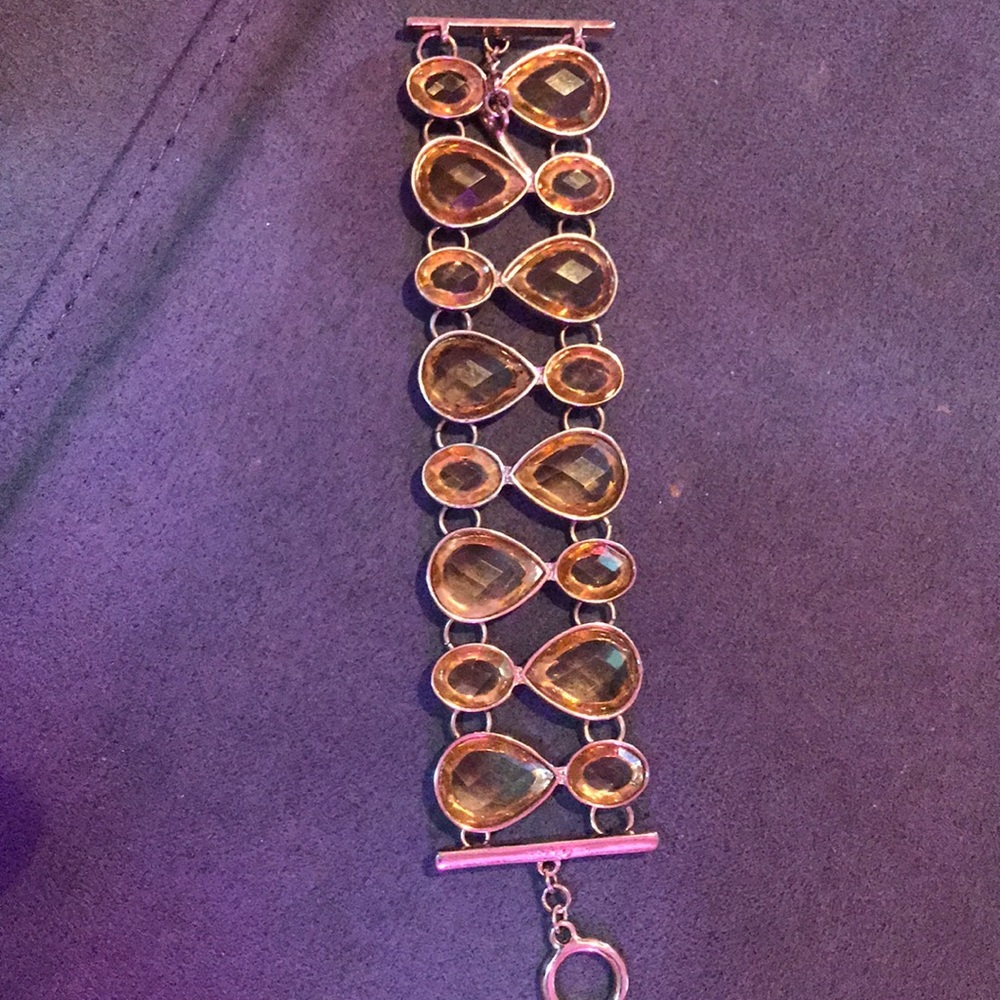 Faceted Crystal Bold Toggle Bracelet Gold Tone 7”